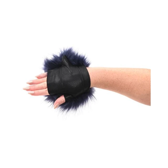 Cougar Spiked Sensory Glove - Hardware & Fasteners