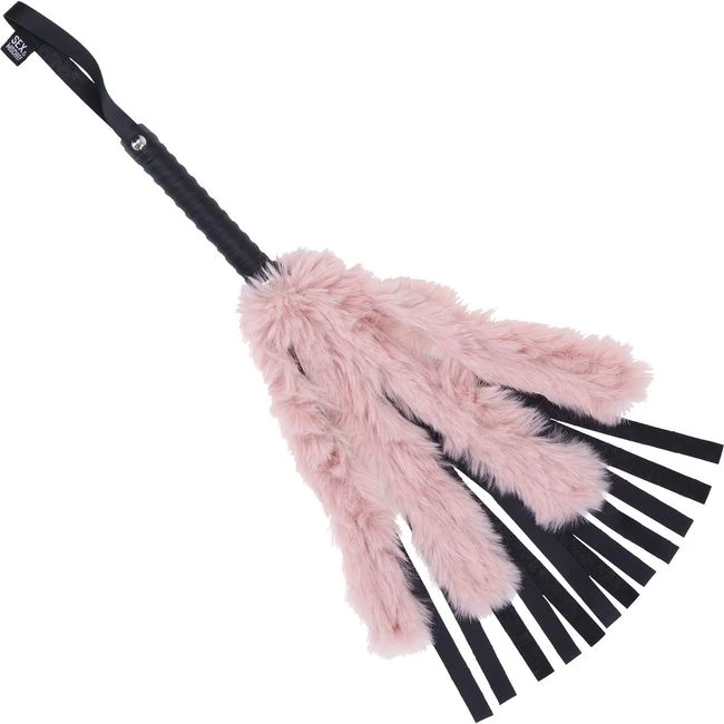 Sex & Mischief Brat Faux Fur Flogger - Build & Quality