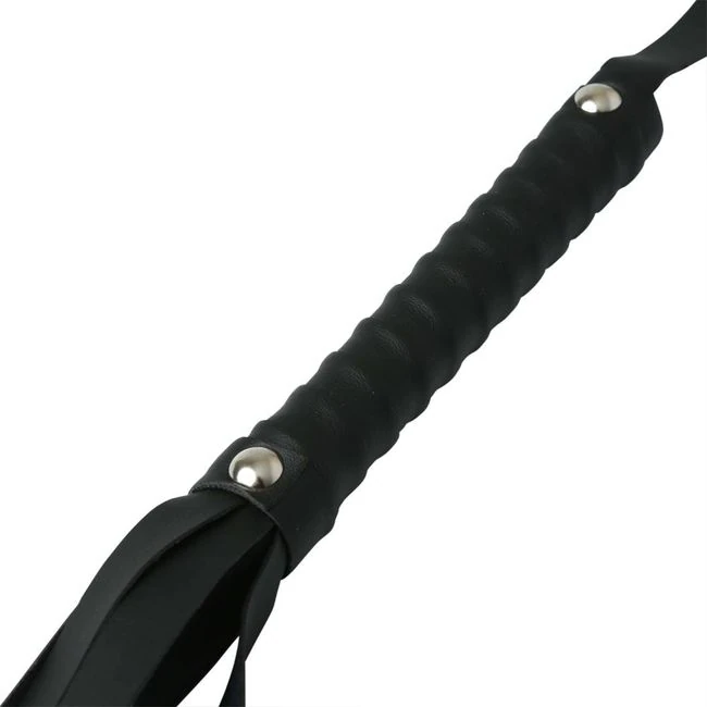 Sex & Mischief Faux Leather Flogger - Build & Quality