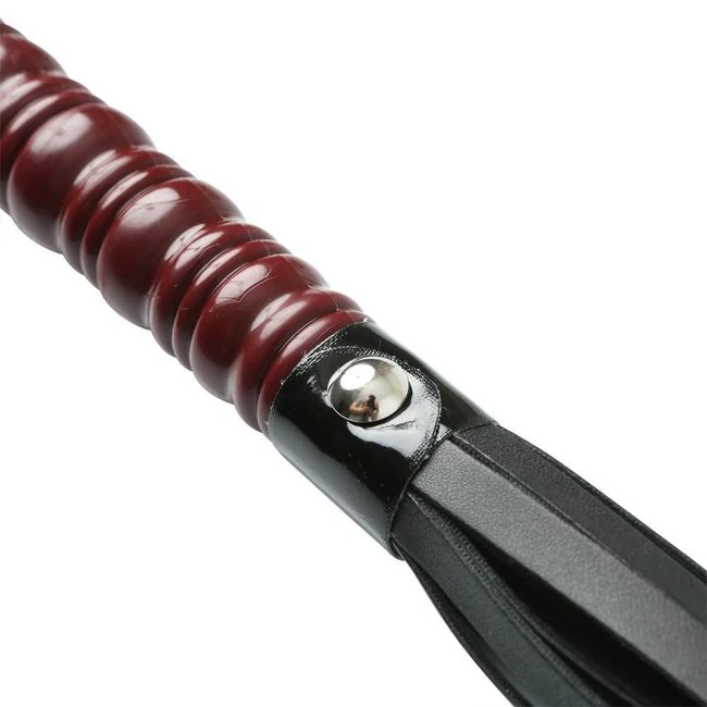 Sex & Mischief Mahogany Flogger - Comfort & Fit