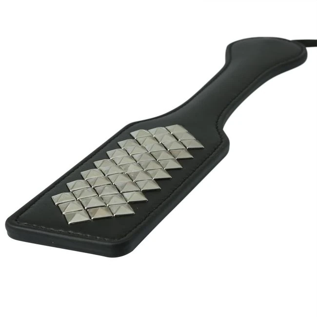 Sex & Mischief Studded Paddle - Build & Quality