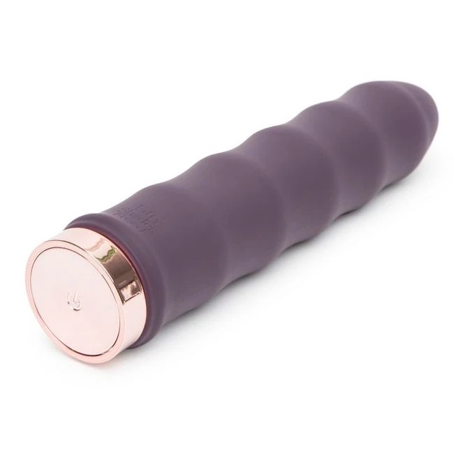 Fifty Shades Freed Deep in Rechargeable Classic Wave Vibrator - How It Feels