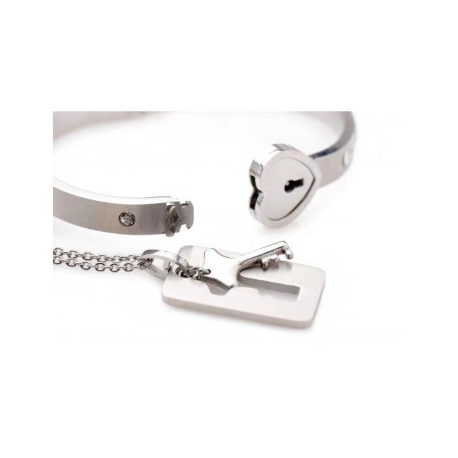 Master Series Cuffed Locking & Key Necklace - Comfort & Fit